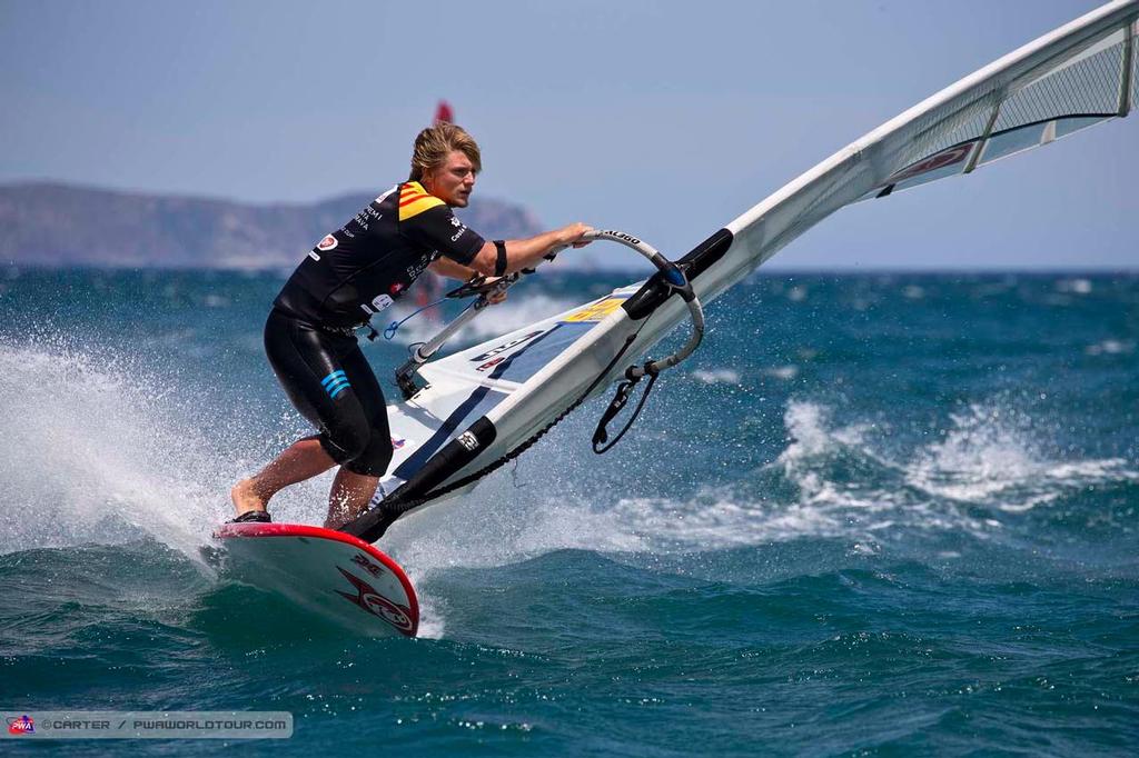 Ferin gybes - 2014 PWA Catalunya World Cup, Day 5 ©  Carter/pwaworldtour.com http://www.pwaworldtour.com/